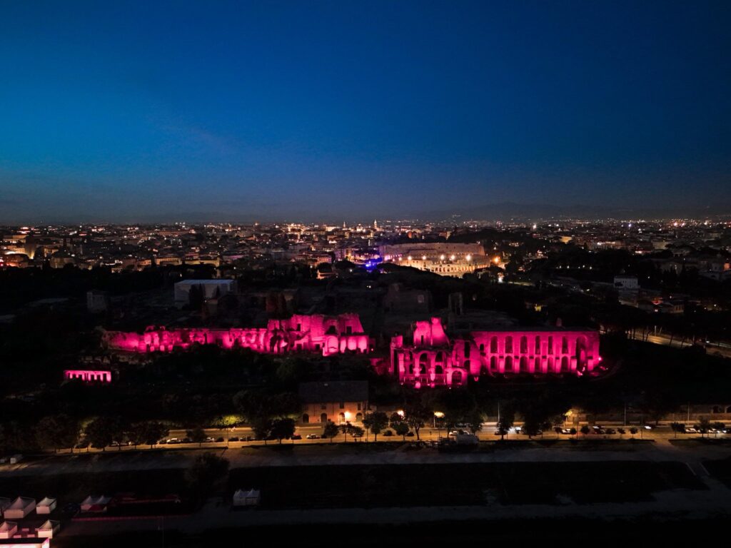 La Cappella Di Piazza E Fonte Gaia Si Illuminano Di Viola Per La Giornata Mondiale Delle Malattie Rare 106644